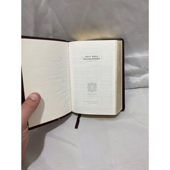 Tyndale Holy Bible New Living Translation Inspirational NLT Softcover Edition - Picture 7 of 10